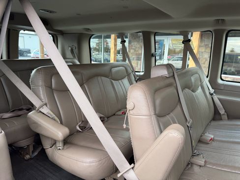Used 2004 Chevrolet Express 2500 Passenger image 16