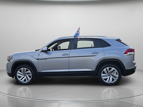 Certified 2022 Volkswagen Atlas Cross Sport SE FWD image 2