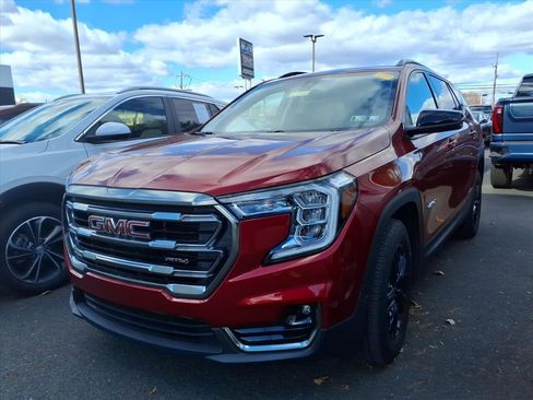 Certified 2022 GMC Terrain AT4 image 4
