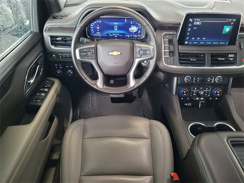 Used 2024 Chevrolet Suburban LT image 17
