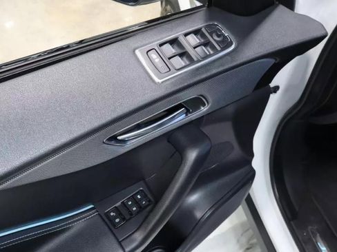 Used 2020 Jaguar F-PACE S image 11