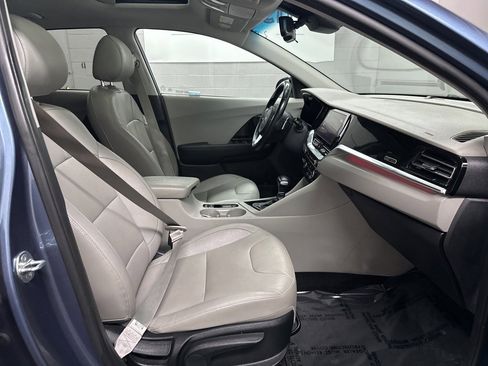 Used 2021 Kia Niro Touring image 22