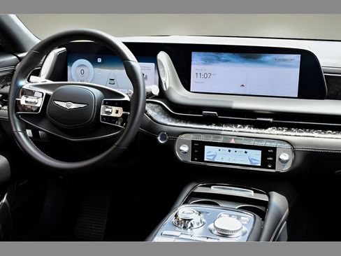 Used 2025 Genesis G90 3.5T AWD/4WD image 18