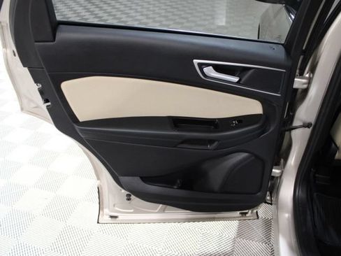Used 2017 Ford Edge SEL FWD image 19