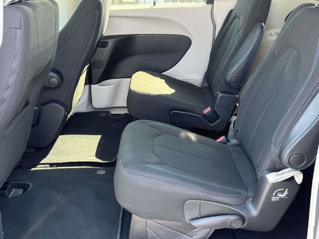 Certified 2021 Chrysler Pacifica Touring FWD image 15