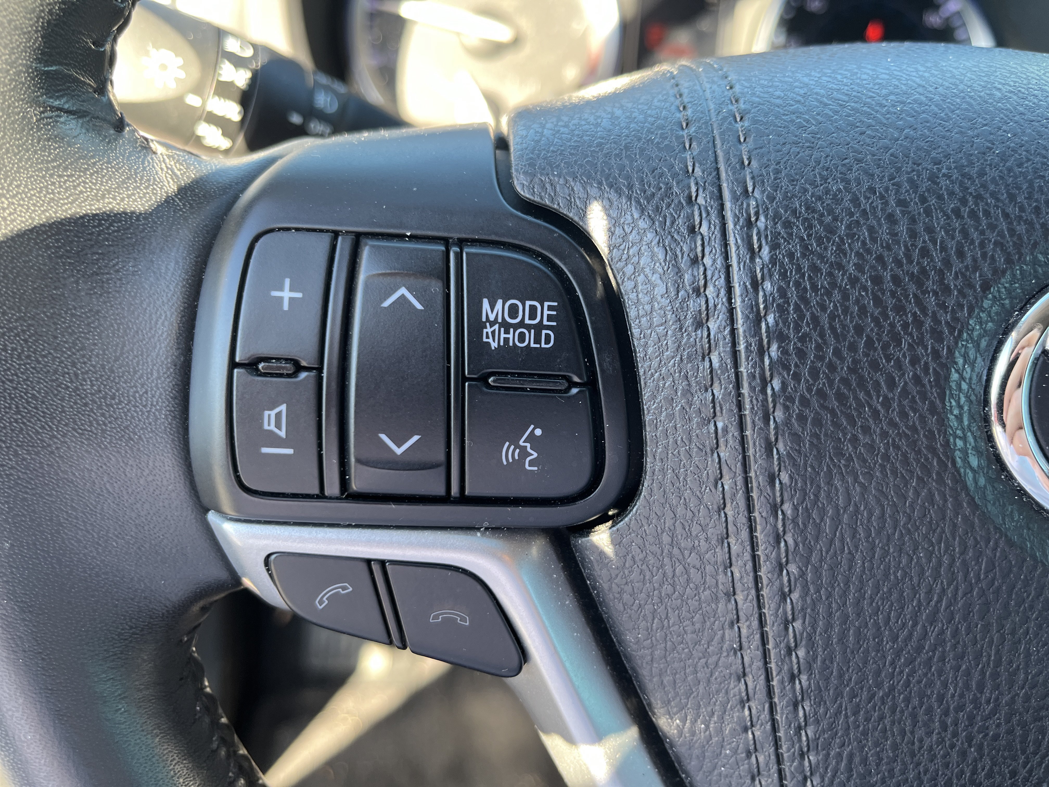 Used 2018 Toyota Highlander XLE FWD image 25