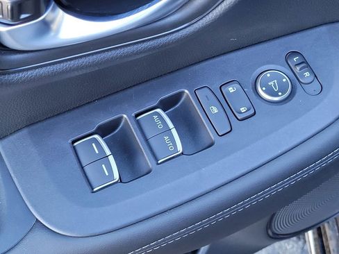 New 2026 Honda HR-V EX-L image 14