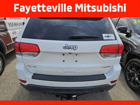 Used 2019 Jeep Grand Cherokee Laredo image 12