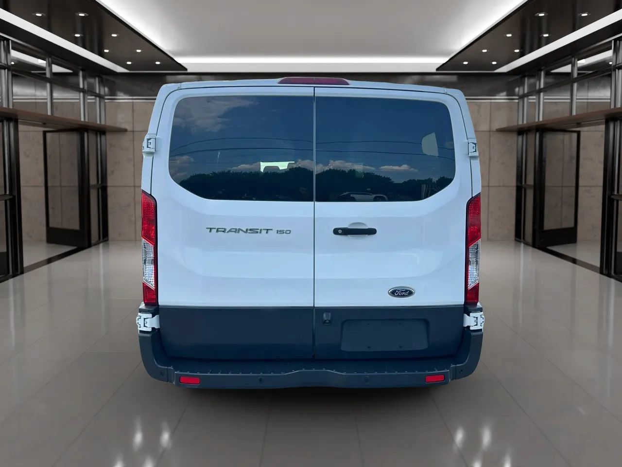 Used 2018 Ford Transit 150 XL RWD image 4