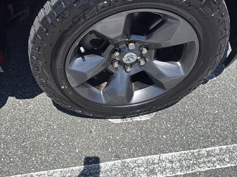 Used 2022 RAM 1500 Big Horn w/ Built-to-serve Edition image 11