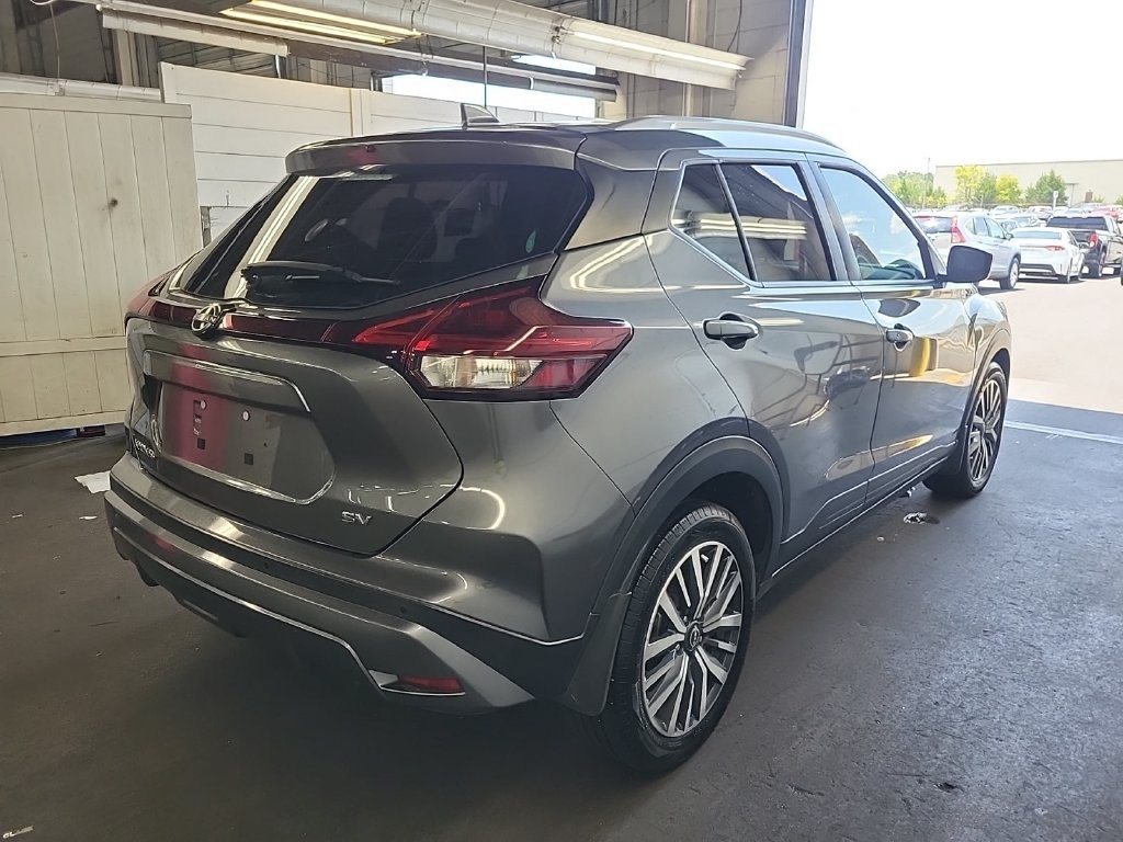 Used 2024 Nissan Kicks SV FWD image 3