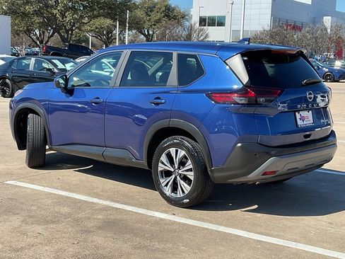 Used 2023 Nissan Rogue SV image 7