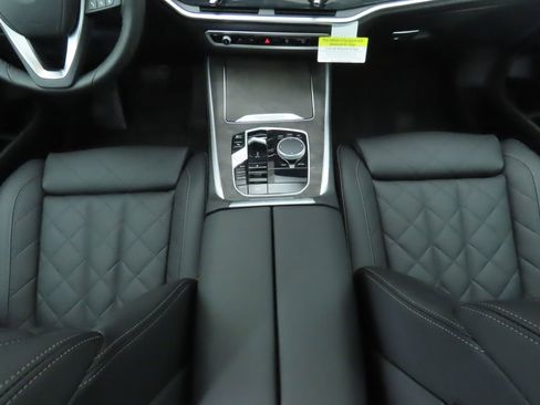 Used 2026 BMW X5 sDrive40i image 18