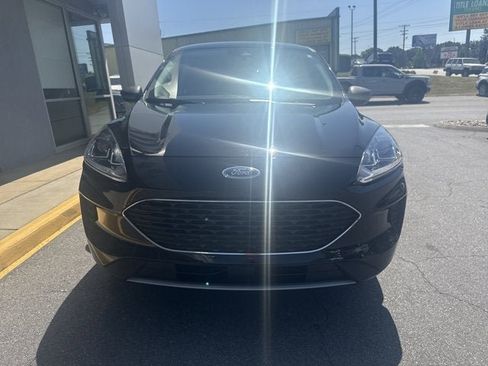 Certified 2022 Ford Escape SE w/ Convenience Package AWD/4WD image 3