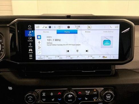 Used 2024 Jeep Wrangler Unlimited Sport AWD/4WD image 7