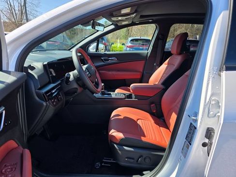 New 2026 Kia Sportage SX AWD/4WD image 16