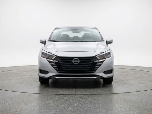 Used 2025 Nissan Versa SV FWD image 2