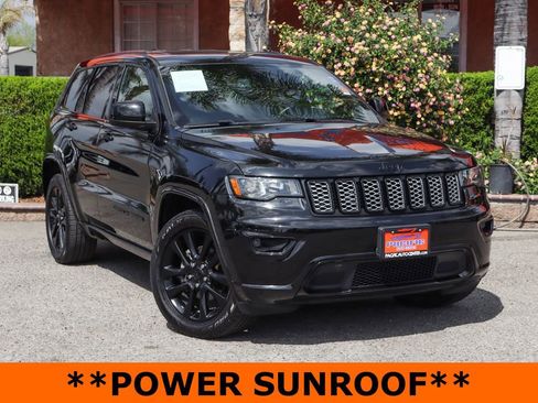 Used 2019 Jeep Grand Cherokee Altitude image 2