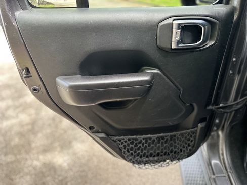 Used 2019 Jeep Wrangler Unlimited Sport S image 23