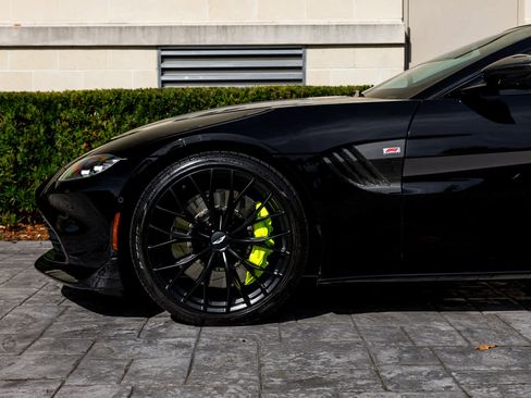 Used 2023 Aston Martin V8 Vantage Coupe image 43