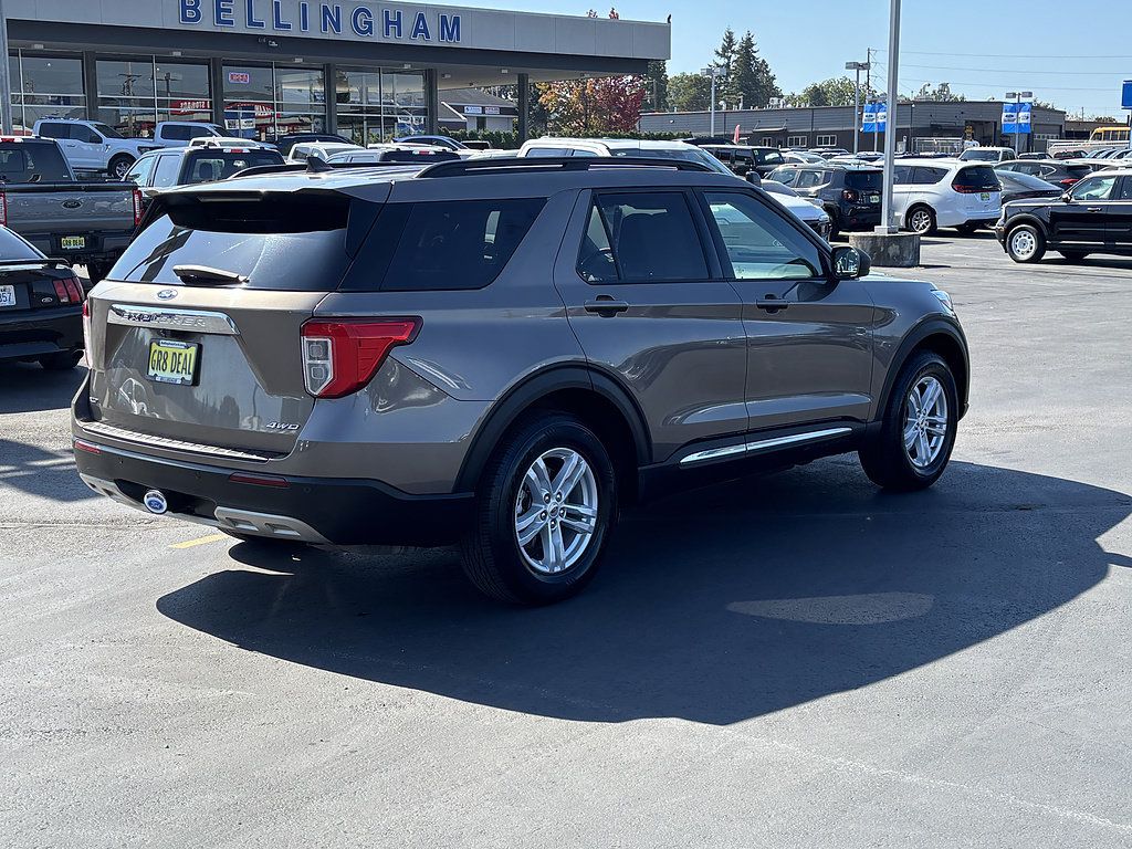 Used 2021 Ford Explorer XLT w/ Equipment Group 202A AWD/4WD image 5