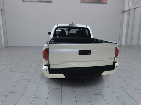 Certified 2022 Toyota Tacoma TRD Sport w/ Technology Package AWD/4WD image 7