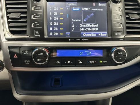 Used 2016 Toyota Highlander Limited image 21