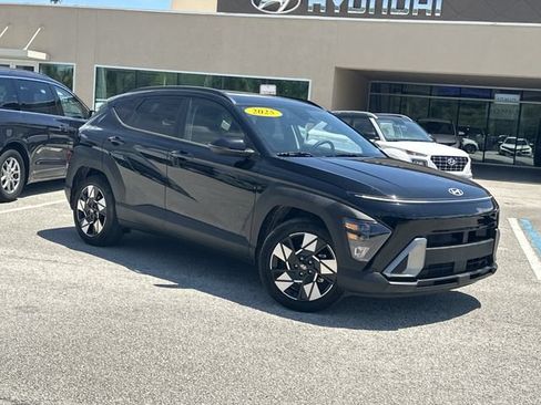 Certified 2025 Hyundai Kona SEL FWD image 2