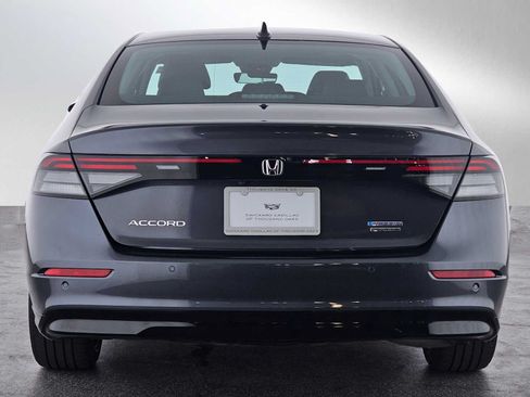 Used 2023 Honda Accord Touring image 4