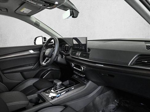 Used 2024 Audi Q5 2.0T Premium Plus w/ Premium Plus Package AWD/4WD image 23