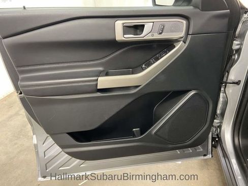 Used 2023 Ford Explorer Limited image 13