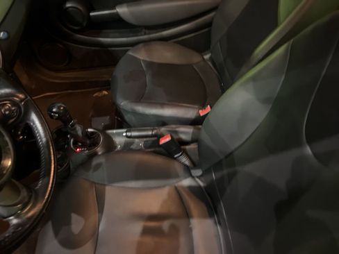 Used 2011 MINI Cooper Hardtop image 4