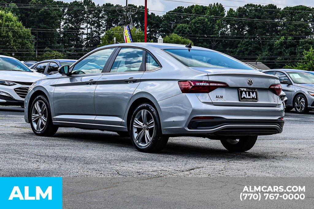 Used 2024 Volkswagen Jetta SE FWD image 6