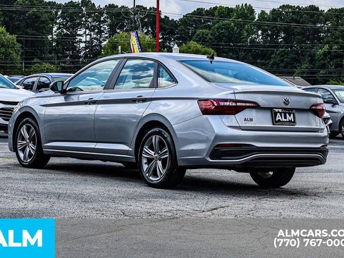 Used 2024 Volkswagen Jetta SE FWD image 6