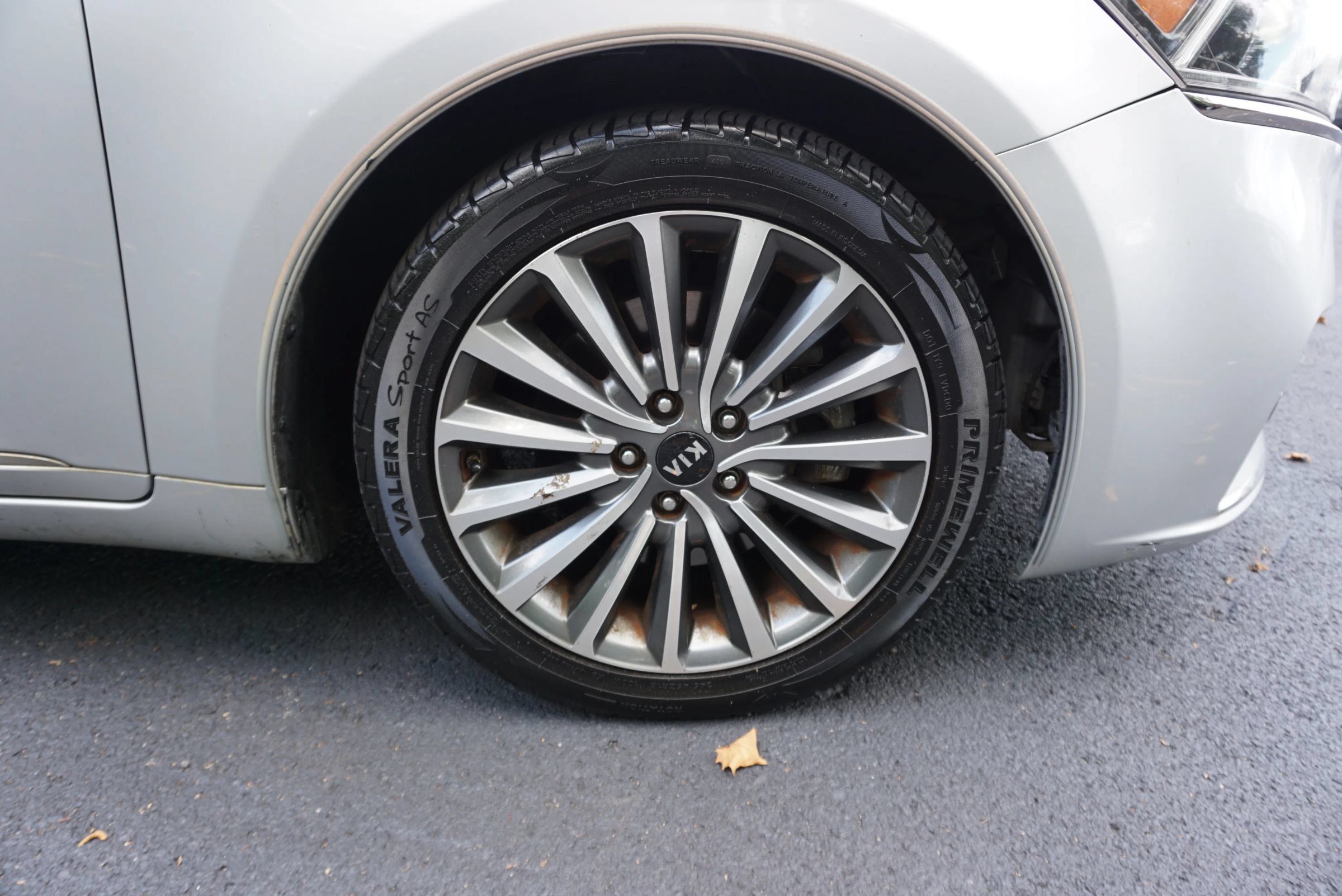 Used 2017 Kia Cadenza Premium w/ Luxury Package FWD image 37