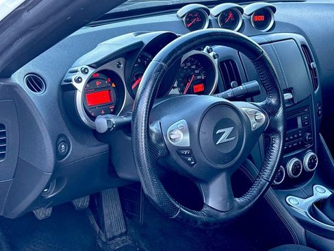 Used 2017 Nissan 370Z Base image 22