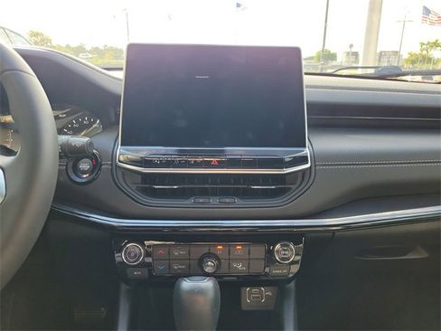 Used 2023 Jeep Compass Altitude image 23