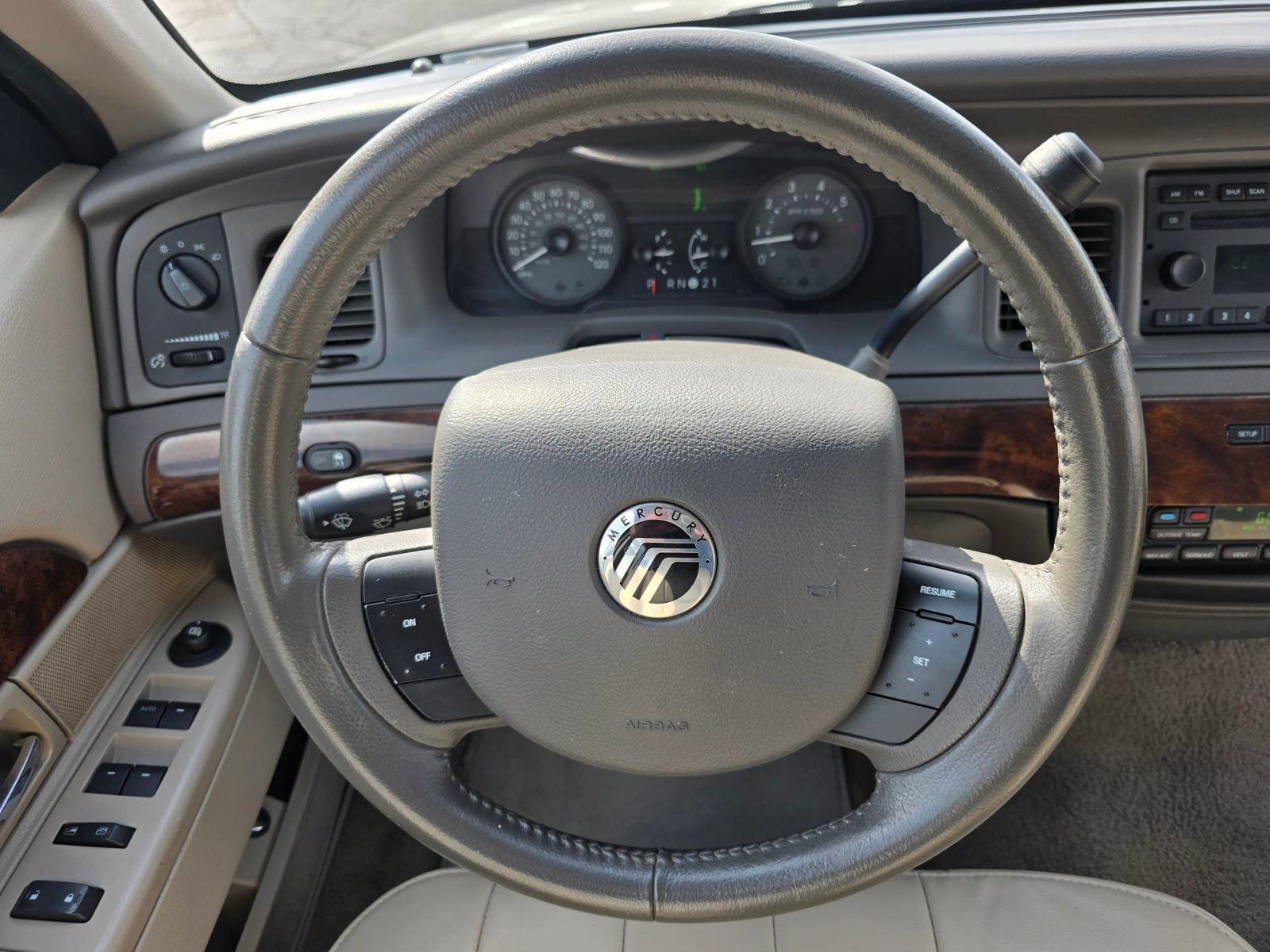 Used 2010 Mercury Grand Marquis LS RWD image 14