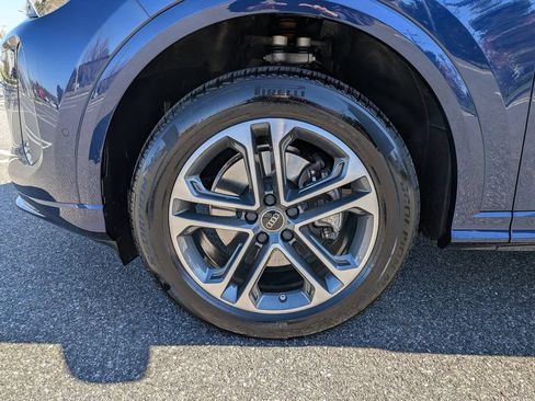 Certified 2025 Audi Q5 Premium w/ Convenience Package AWD/4WD image 30