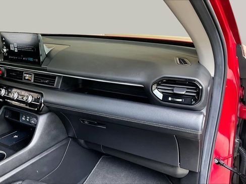 Used 2025 Honda Pilot Touring image 19