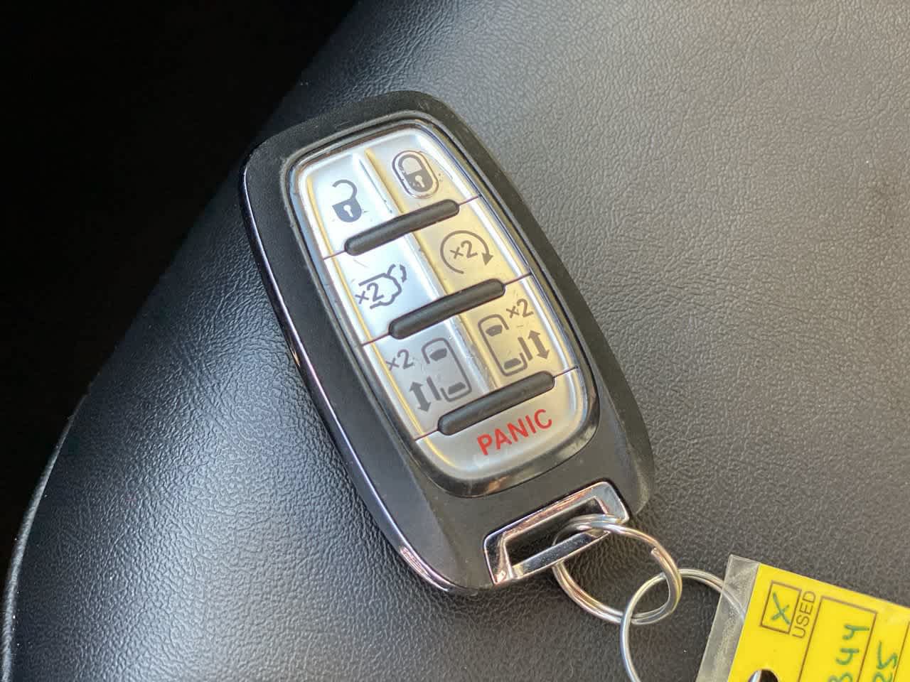 Used 2025 Chrysler Pacifica Select FWD image 27