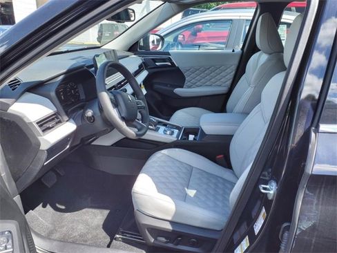 Used 2024 Mitsubishi Outlander SEL image 6