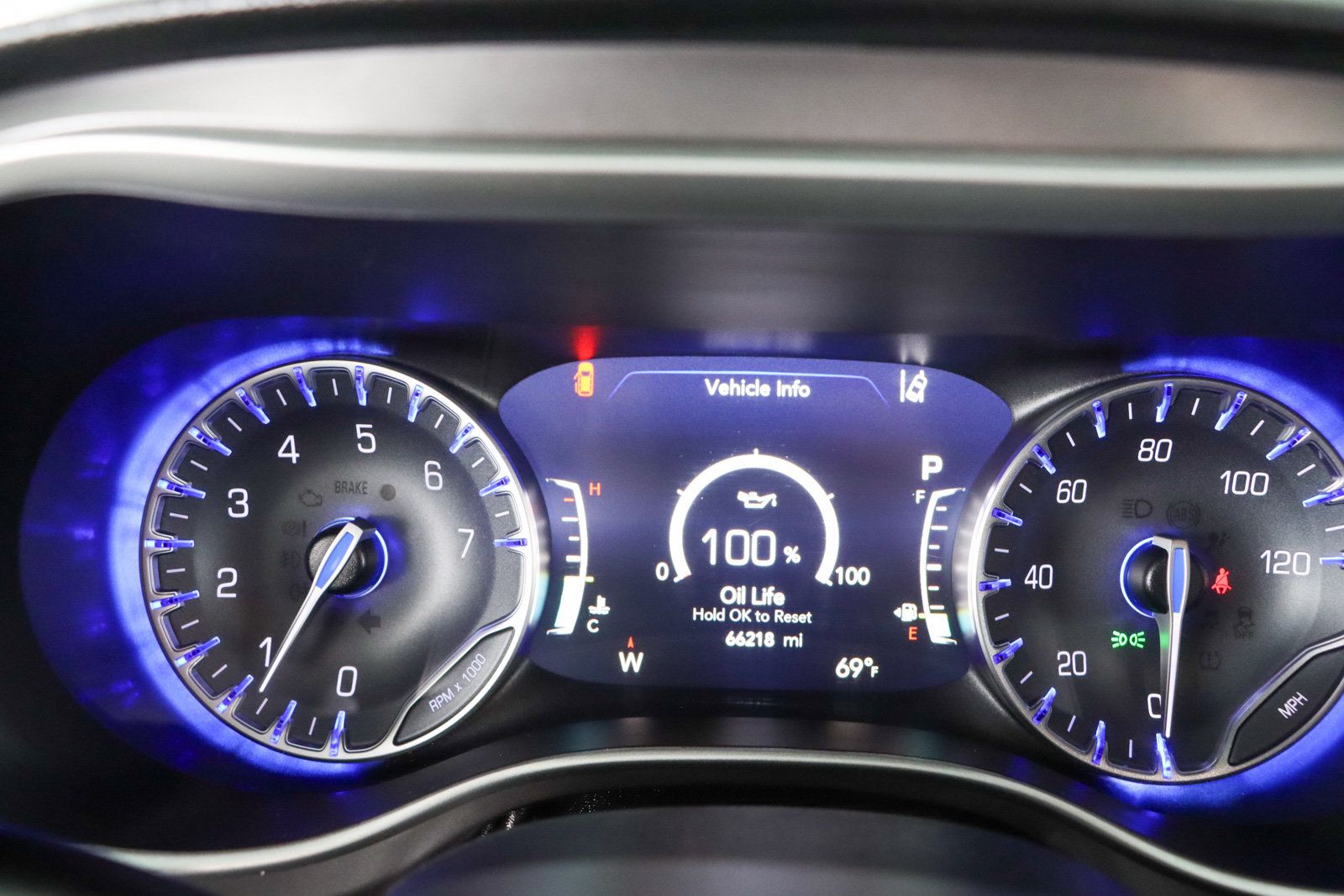 Used 2023 Chrysler Pacifica Touring-L FWD image 15