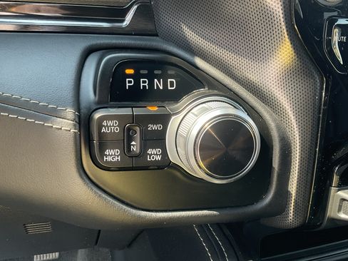 Used 2022 RAM 1500 Limited w/ Body-Colour Bumper Group AWD/4WD image 32