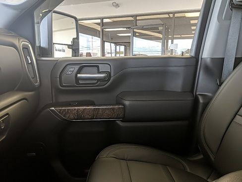 Used 2023 GMC Sierra 3500 Denali w/ Denali Ultimate Package image 29