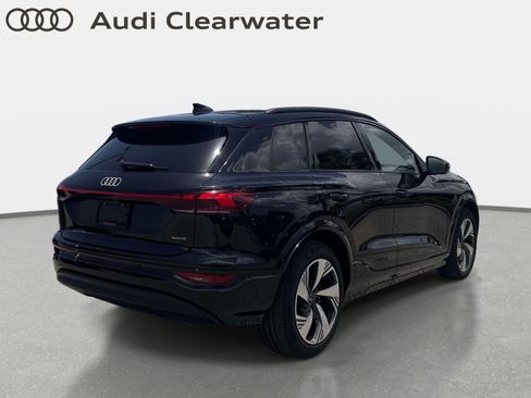 Used 2025 Audi Q6 e-tron Prestige w/ 20" Wheel Package AWD/4WD image 3