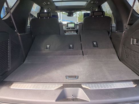 Used 2023 Chevrolet Tahoe High Country image 29