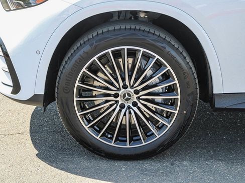 New 2026 Mercedes-Benz GLC 300 4MATIC image 9