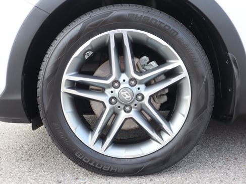 Used 2019 Hyundai Santa Fe XL FWD image 11