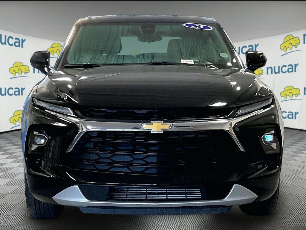 Used 2025 Chevrolet Blazer LT AWD/4WD image 2